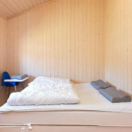 8 Person In Vaeggerlose Semesterbostad